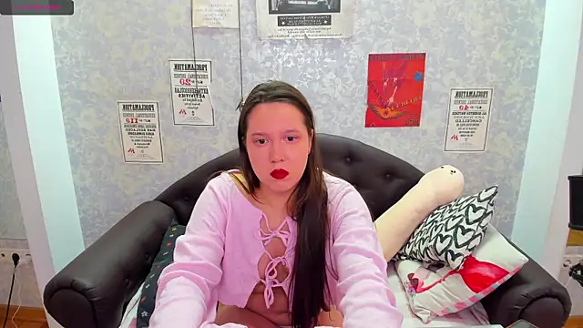 Snapshot of Mira_Karter chatting on February 5, 6:13 am Mira Karter online show from February 5, 6:13 am