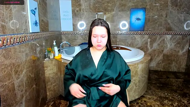 Snapshot of Mira_Karter chatting on March 16, 1:49 am Mira Karter online show from March 16, 1:49 am