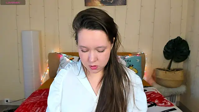 Mira Karter online show from May 15, 4:08 am