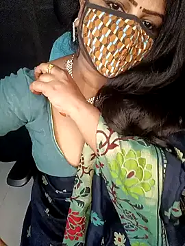 Snapshot of honey-sexy chatting on December 3, 8:38 am honey-sexy online show from December 3, 8:38 am