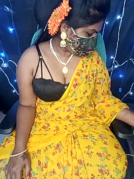 Snapshot of honey-sexy chatting on December 13, 8:41 am honey-sexy online show from December 13, 8:41 am