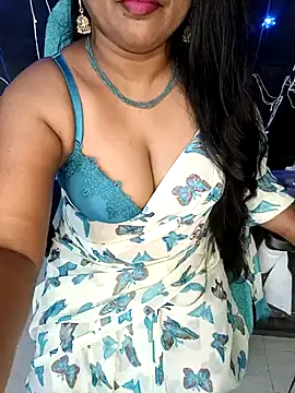 Snapshot of honey-sexy chatting on January 22, 6:10 am honey-sexy online show from January 22, 6:10 am