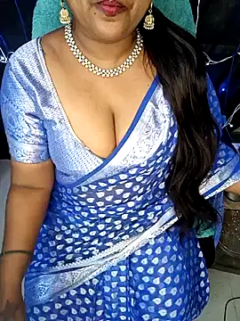 Snapshot of honey-sexy chatting on February 2, 10:24 am honey-sexy online show from February 2, 10:24 am