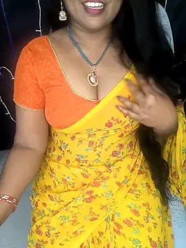 Snapshot of honey-sexy chatting on February 25, 7:20 am honey-sexy online show from February 25, 7:20 am
