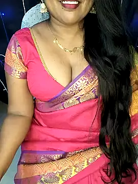 Snapshot of honey-sexy chatting on March 18, 10:57 am honey-sexy online show from March 18, 10:57 am