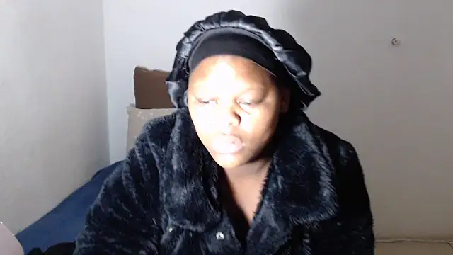 FoxyFataleX online show from September 24, 8:45 pm