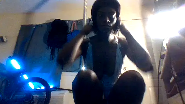 Snapshot of Wettebonnyy chatting on February 16, 7:15 am Wettebonnyy online show from February 16, 7:15 am