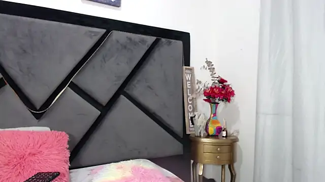 Snapshot of GabrielaDurann chatting on March 6, 1:35 pm GabrielaDurann online show from March 6, 1:35 pm