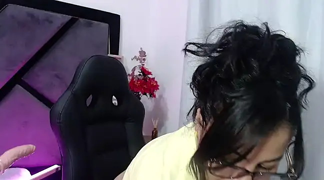Snapshot of GabrielaDurann chatting on March 21, 2:51 pm GabrielaDurann online show from March 21, 2:51 pm