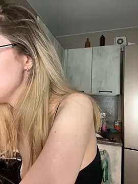 Kitty Katrine online show from April 17, 5:05 pm