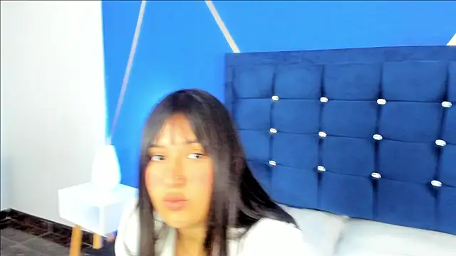 AndreaBlack online show from February 18, 1:33 pm