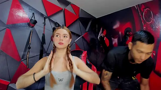 Hana and Zeta online show from December 14, 12:21 pm