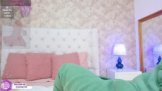 Eliza Thaylor   online show from February 8, 11:33 am