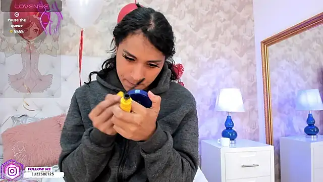 Eliza Thaylor   online show from February 23, 11:44 am