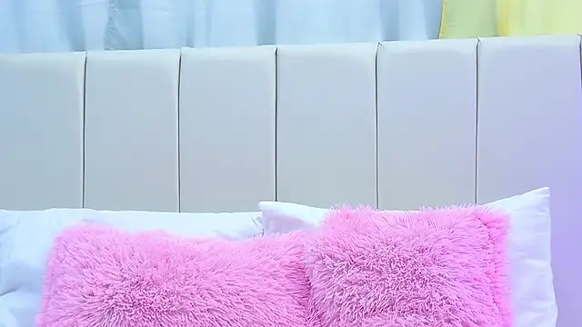 VanessaGlenn online show from April 8, 5:02 pm