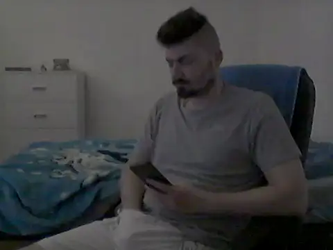 Snapshot of Hkl95555 chatting on October 10, 10:31 pm Hkl95555 online show from October 10, 10:31 pm