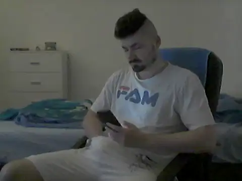 Snapshot of Hkl95555 chatting on October 13, 4:45 am Hkl95555 online show from October 13, 4:45 am