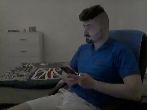 Snapshot of Hkl95555 chatting on October 31, 1:28 am Hkl95555 online show from October 31, 1:28 am