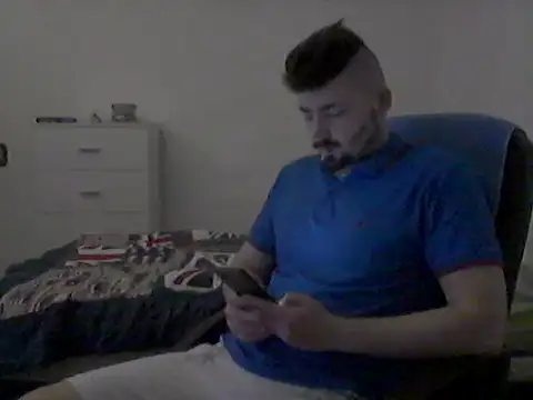 Snapshot of Hkl95555 chatting on November 2, 1:30 am Hkl95555 online show from November 2, 1:30 am