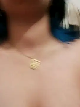 Snapshot of azulzulix chatting on October 7, 1:25 am azulzulix online show from October 7, 1:25 am