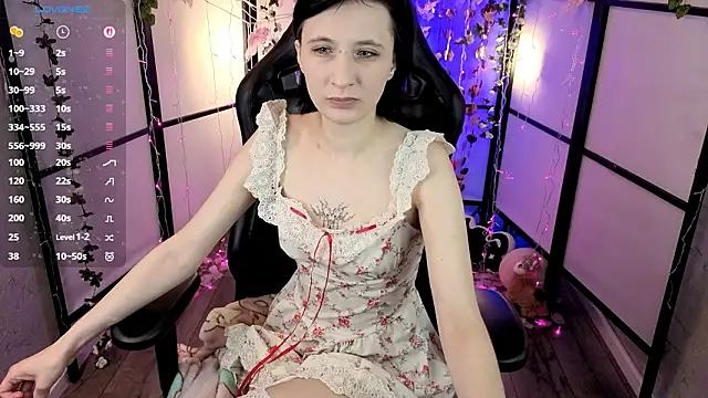 TaylorLunar online show from February 27, 1:44 pm