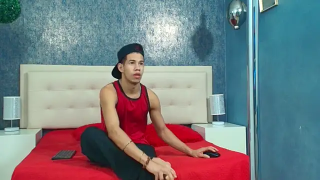 Snapshot of Erick_Zhimerman chatting on November 24, 7:46 pm Erick Zhimerman online show from November 24, 7:46 pm