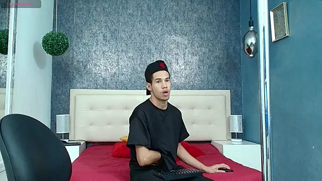 Snapshot of Erick_Zhimerman chatting on January 15, 4:17 am Erick Zhimerman online show from January 15, 4:17 am