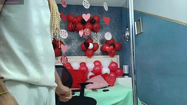 Snapshot of Erick_Zhimerman chatting on February 14, 4:09 am Erick Zhimerman online show from February 14, 4:09 am