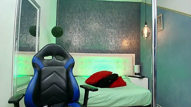 Snapshot of Erick_Zhimerman chatting on March 11, 4:18 am Erick Zhimerman online show from March 11, 4:18 am