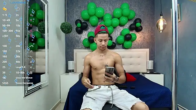 Snapshot of Erick_Zhimerman chatting on March 19, 3:54 am Erick Zhimerman online show from March 19, 3:54 am