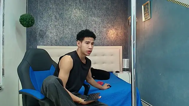 Snapshot of Erick_Zhimerman chatting on April 7, 11:54 am Erick Zhimerman online show from April 7, 11:54 am