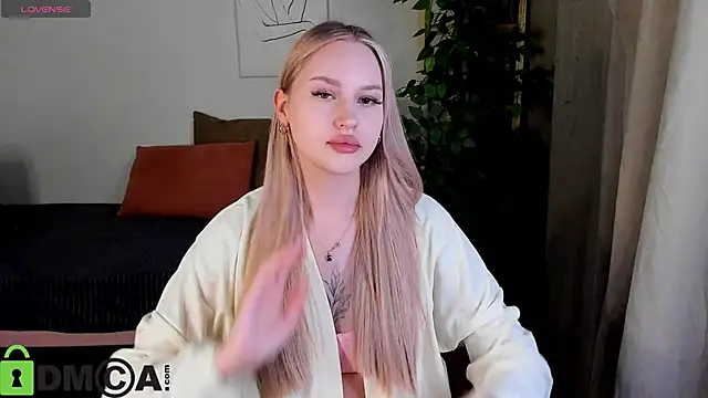 Carol  Cox online show from November 12, 10:09 pm