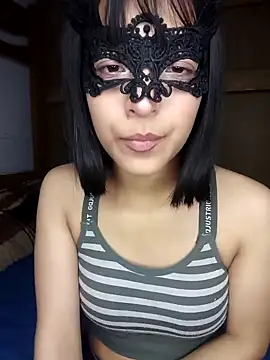 Snapshot of PequeArely chatting on January 4, 12:27 pm PequeArely online show from January 4, 12:27 pm