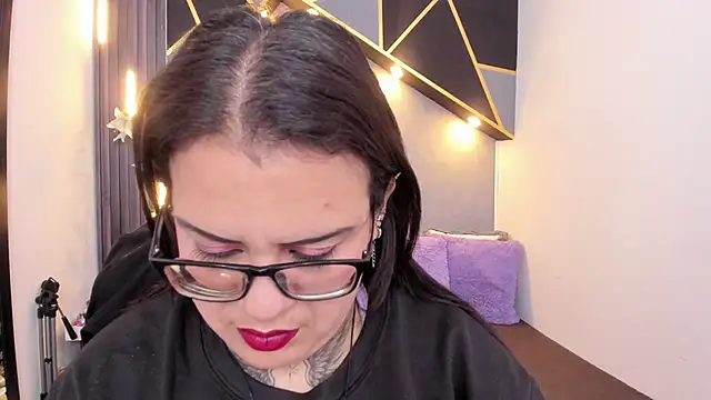 brigittemiller online show from March 31, 1:40 am