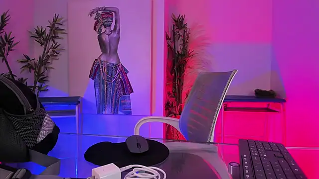 lilith-deveraux online show from February 13, 12:00 pm