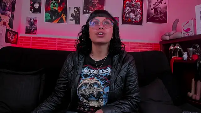 lilith-deveraux online show from September 18, 8:11 pm