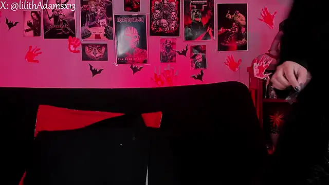 lilith-deveraux online show from November 10, 1:32 pm