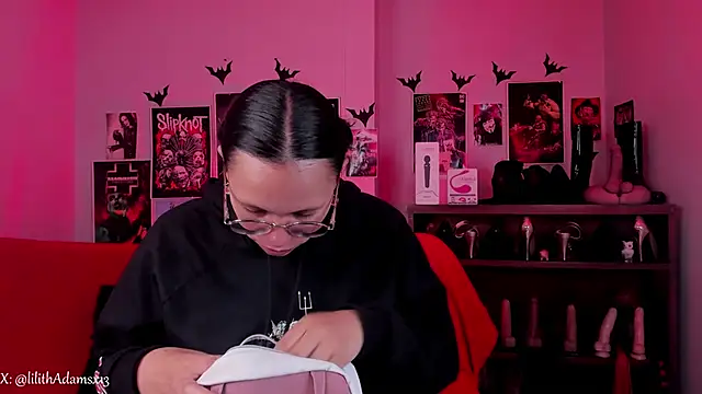 lilith-deveraux online show from February 14, 3:42 pm