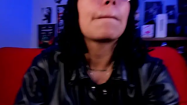 lilith-deveraux online show from April 20, 2:42 pm