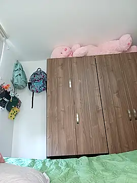 Karii-R online show from April 22, 3:24 pm