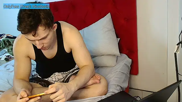 NicoDavisHere online show from June 24, 7:24 pm