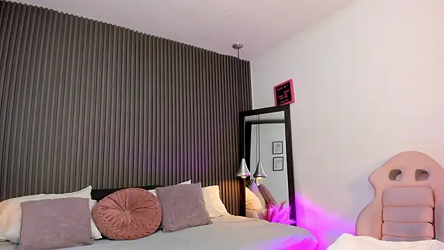 Axel brunette1 online show from February 3, 8:03 pm