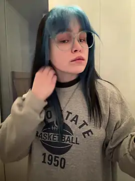 MaddisonHaas online show from March 28, 5:23 pm