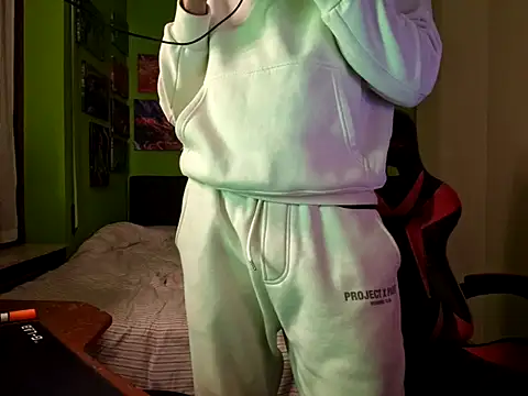 Snapshot of MASTERBULLY chatting on October 31, 10:22 pm MASTERBULLY online show from October 31, 10:22 pm