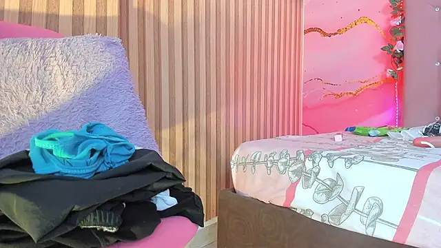 Taylor  cooper online show from February 17, 9:52 pm