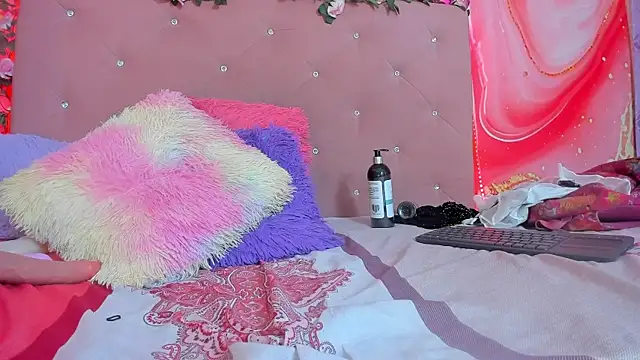 Taylor  cooper online show from March 1, 1:11 am