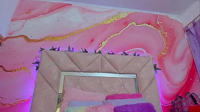 Taylor  cooper online show from September 24, 6:33 pm