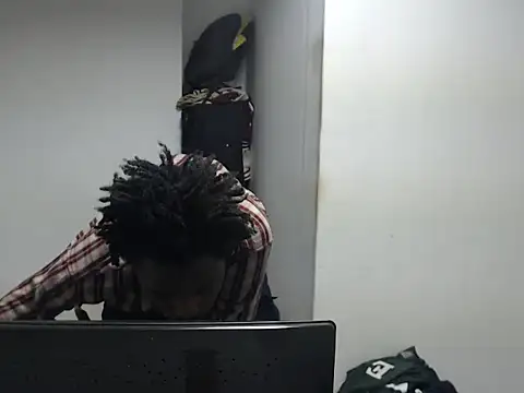 Snapshot of Mastertopdome chatting on February 11, 12:37 am Mastertopdome online show from February 11, 12:37 am