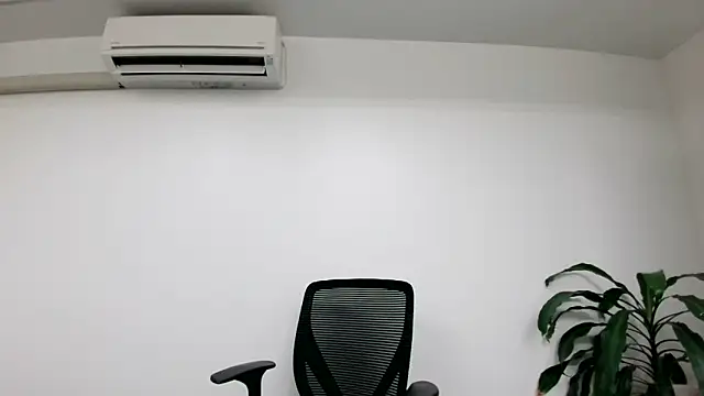 Snapshot of TakuryuJPN chatting on December 8, 9:30 pm TakuryuJPN online show from December 8, 9:30 pm