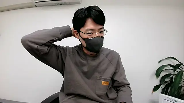 Snapshot of TakuryuJPN chatting on December 9, 9:58 pm TakuryuJPN online show from December 9, 9:58 pm